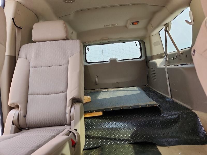 2015 Chevrolet Suburban C1500 ls