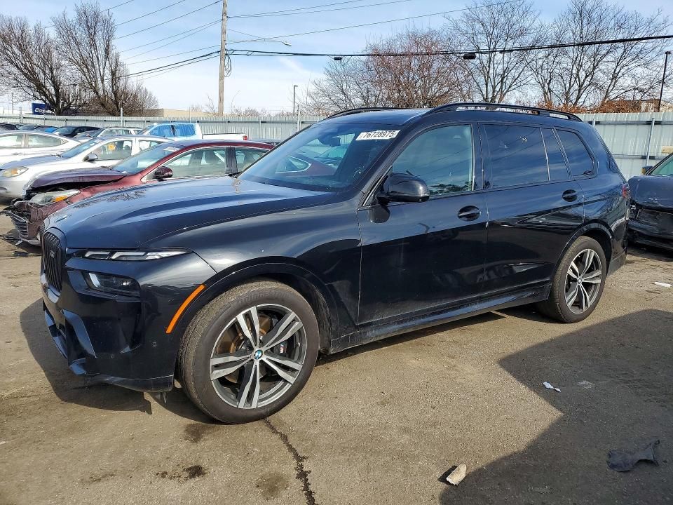 2023 BMW X7 M60i