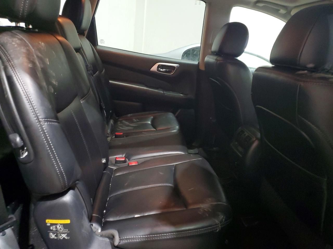 2017 Nissan Pathfinder s