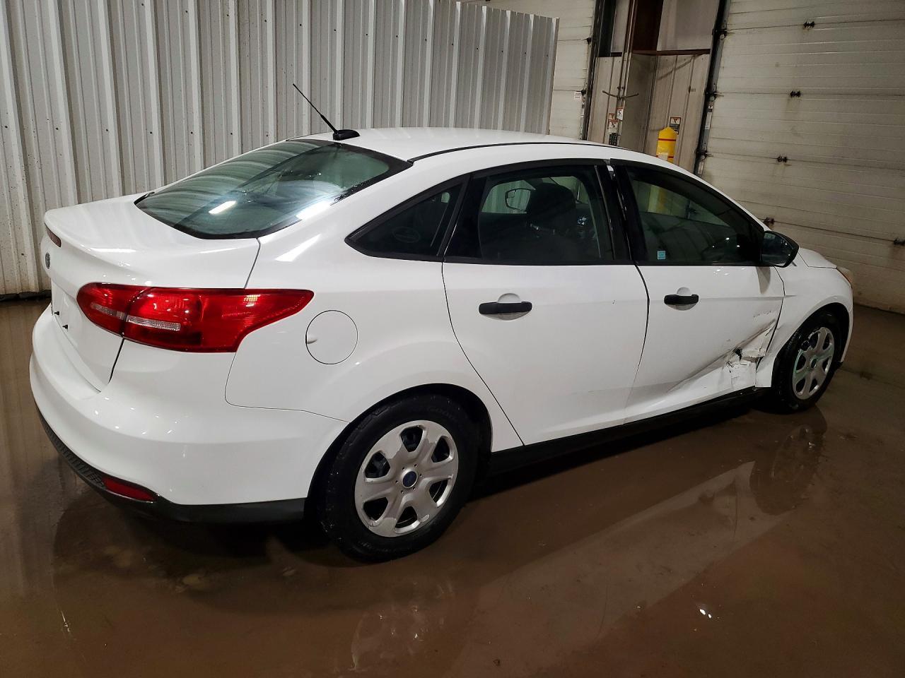 2016 Ford Focus s