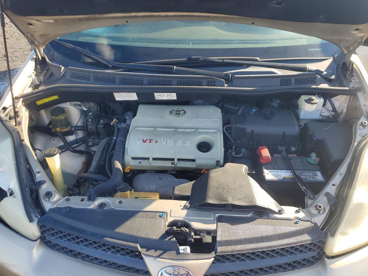 2004 Toyota Sienna ce