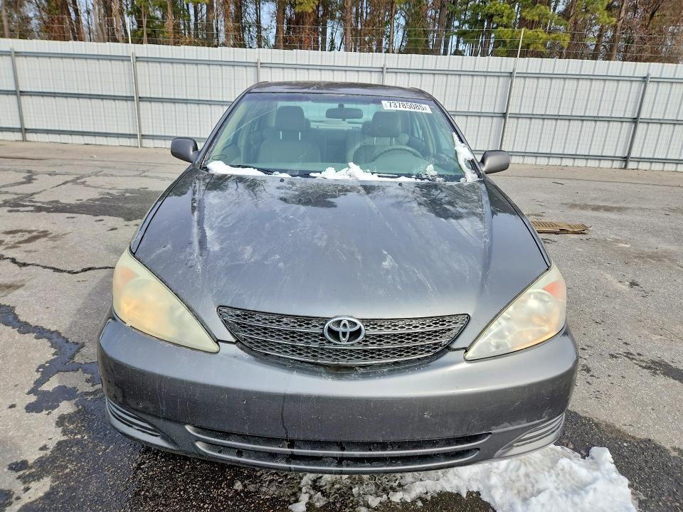 2004 Toyota Camry le