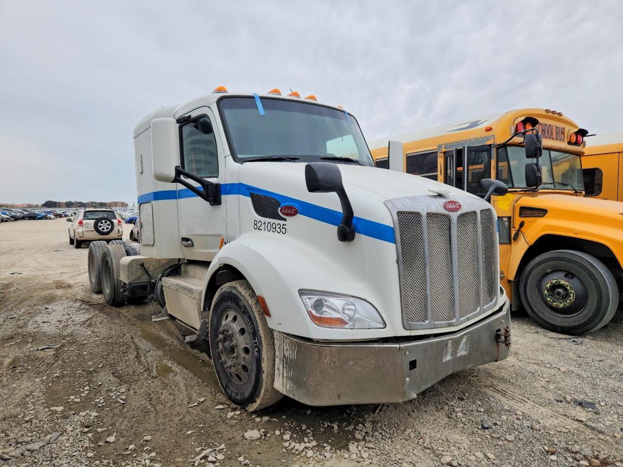 2015 Pntw 579-Semi Truck