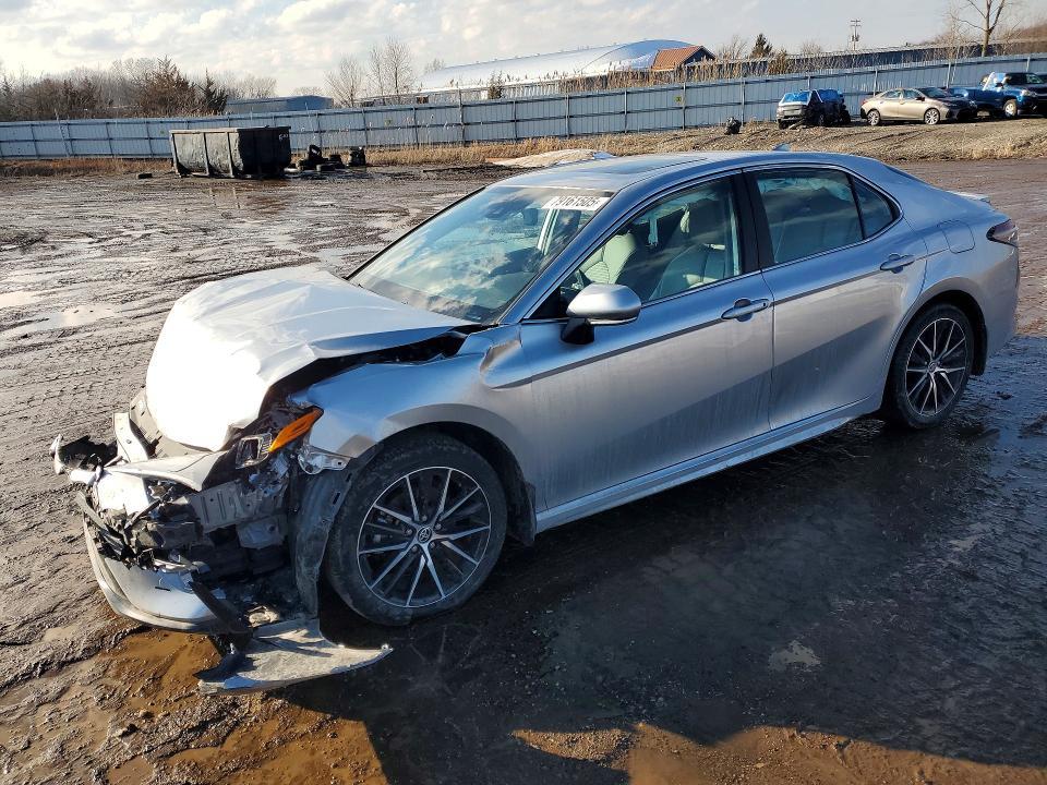 2024 Toyota Camry Hybrid se