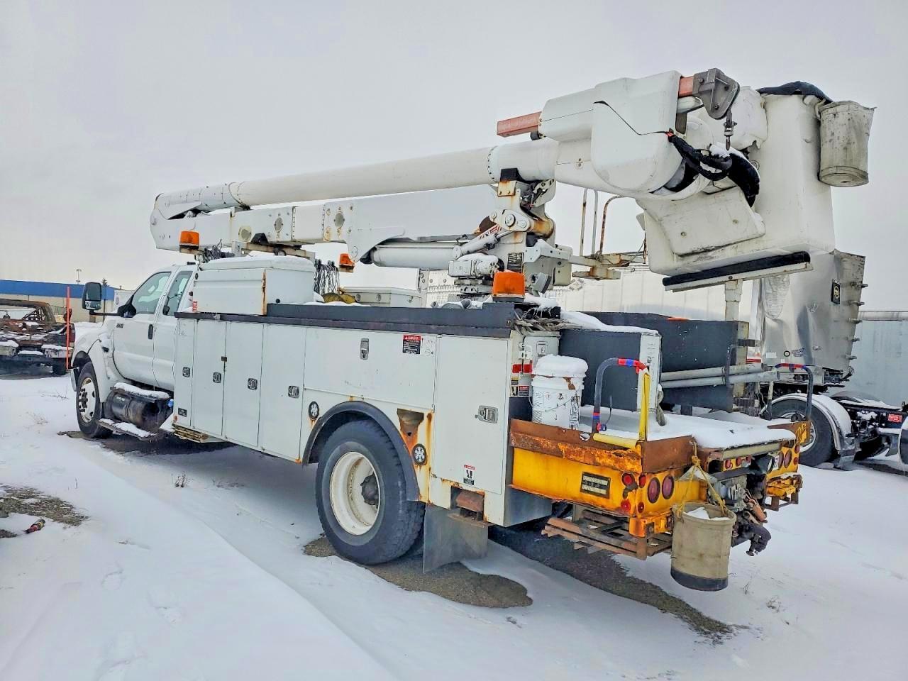 2011 Ford F750 Super Duty Bucket Truck