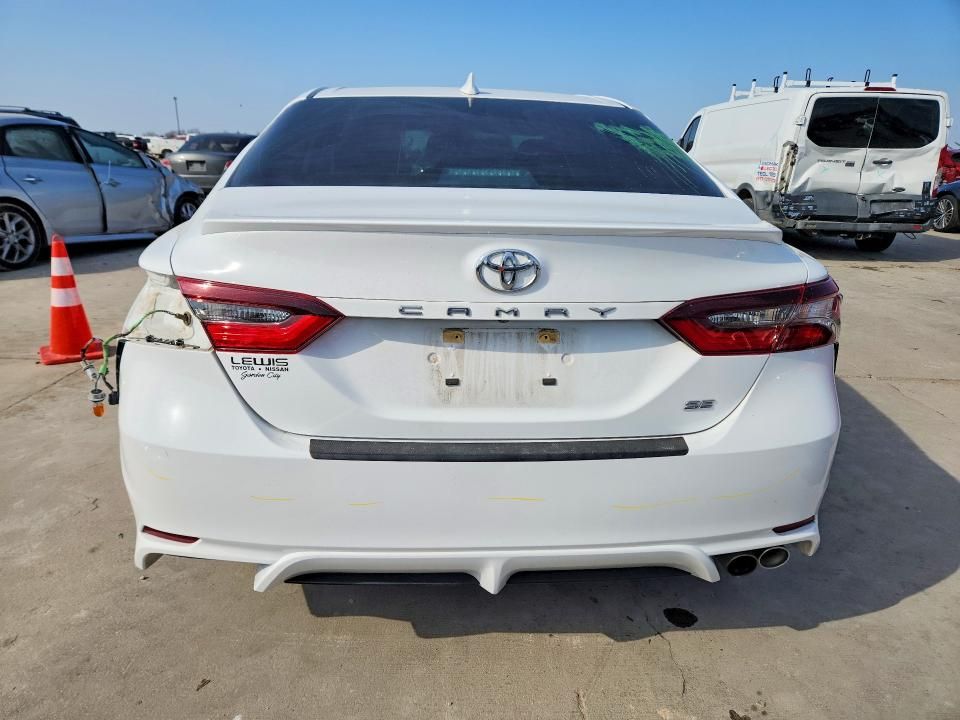 2022 Toyota Camry se