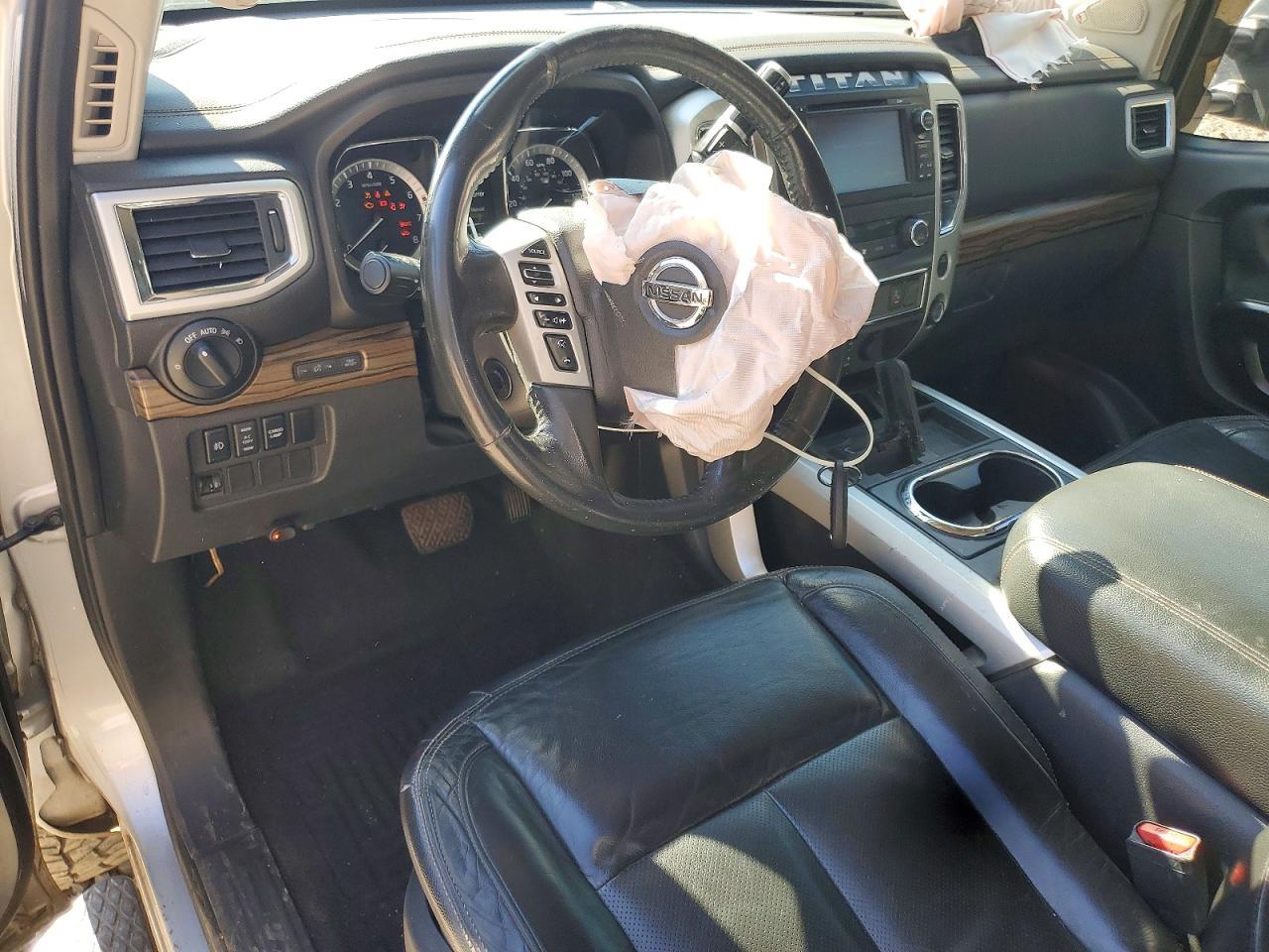 2017 Nissan Titan SL