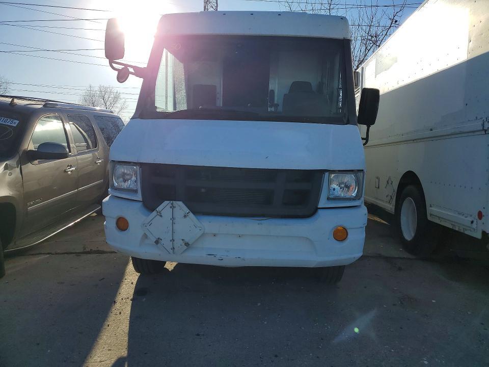2013 Isuzu NPR