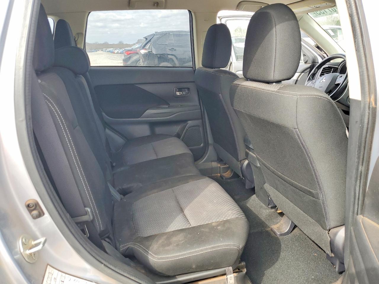2016 Mitsubishi Outlander se
