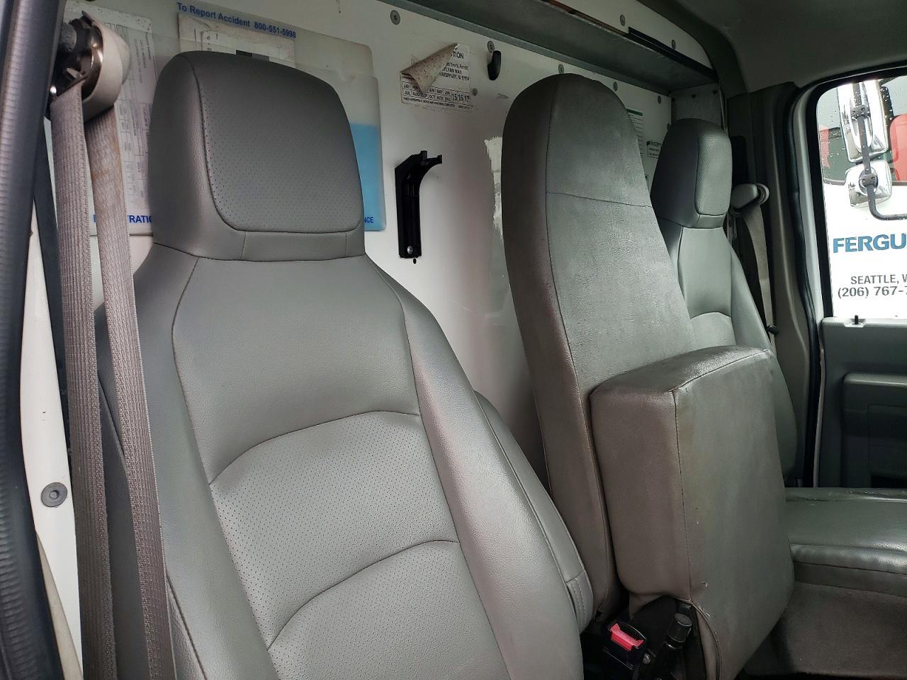2011 Ford F350 BOX Truck