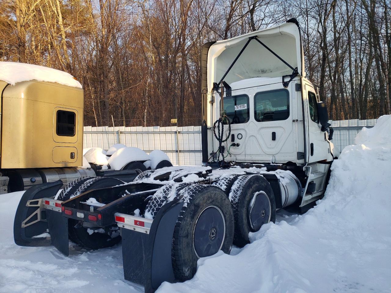 2022 Freightliner Cascadia 126 Semi Truck