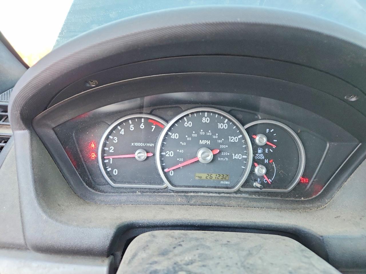 2005 Mitsubishi Galant es Medium
