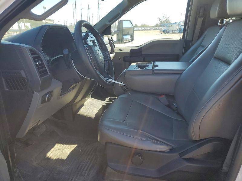 2019 Ford F450 Super Duty Flatbed Truck