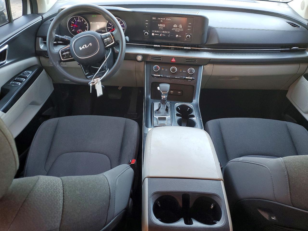 2022 KIA Carnival lx