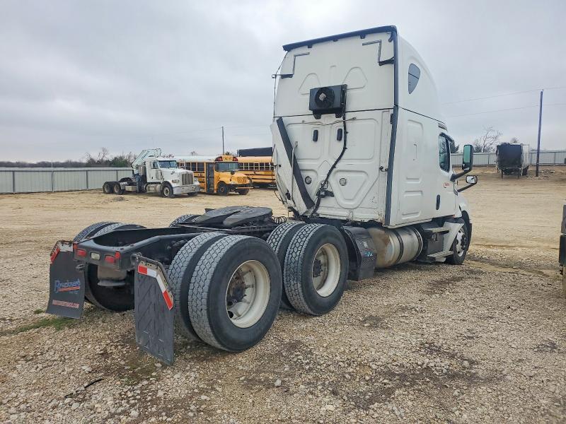 2020 Freigliner 2020 Freightliner Cascadia 1
