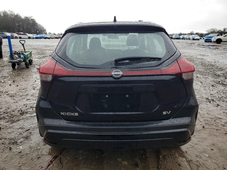 2024 Nissan Kicks sv