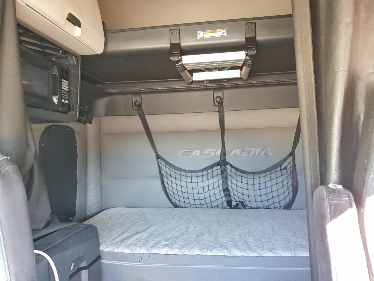 2018 Freightliner Cascadia 126