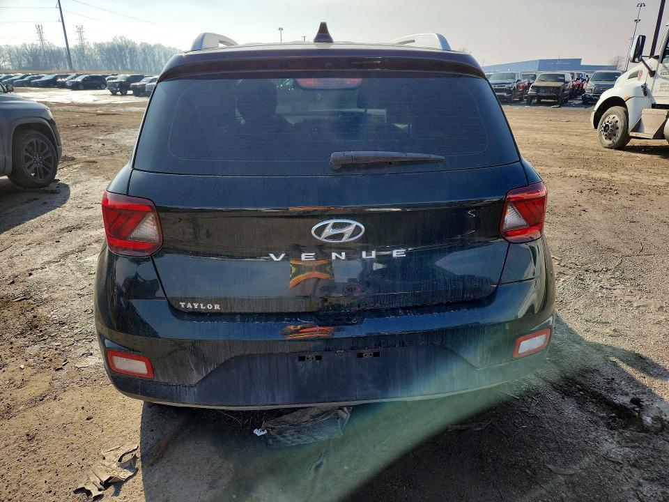 2022 Hyundai Venue sel