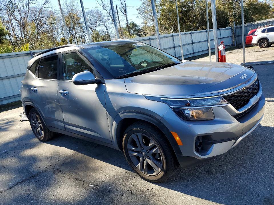 2023 KIA Seltos s