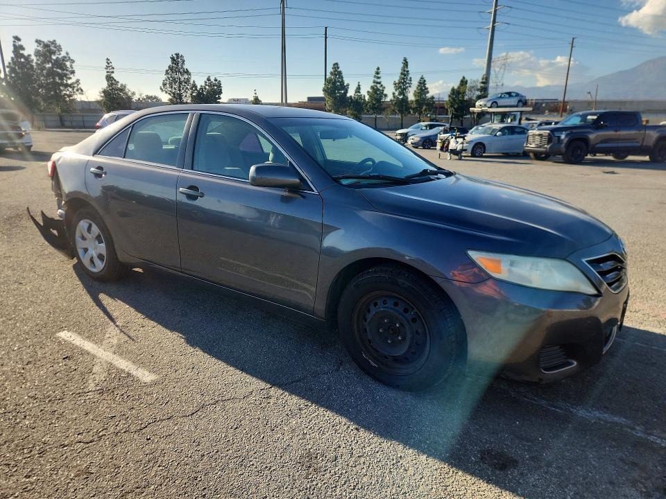 2011 Toyota Camry le