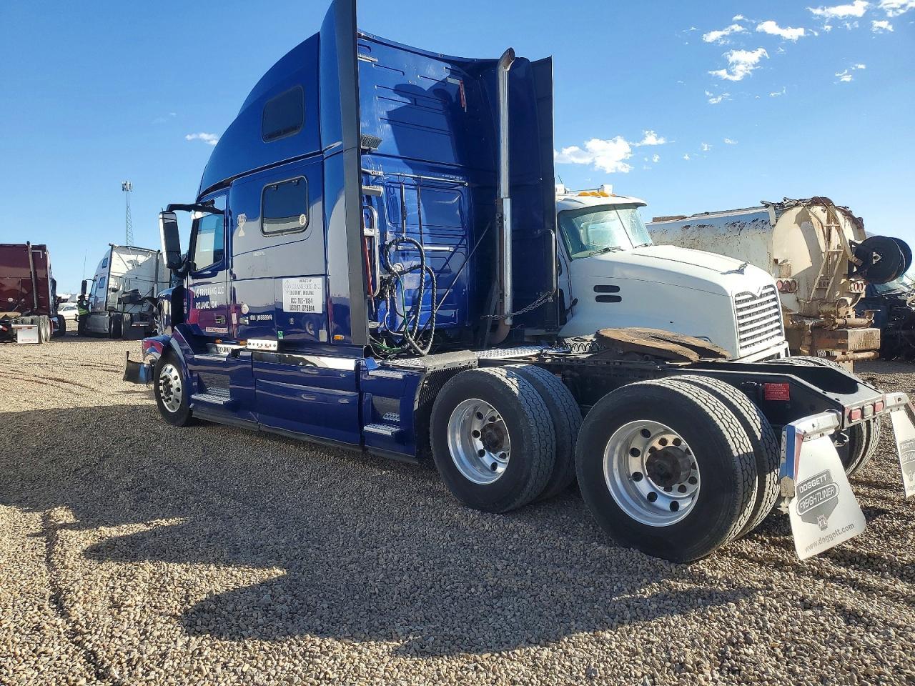2018 Volv O VNL Semi Truck