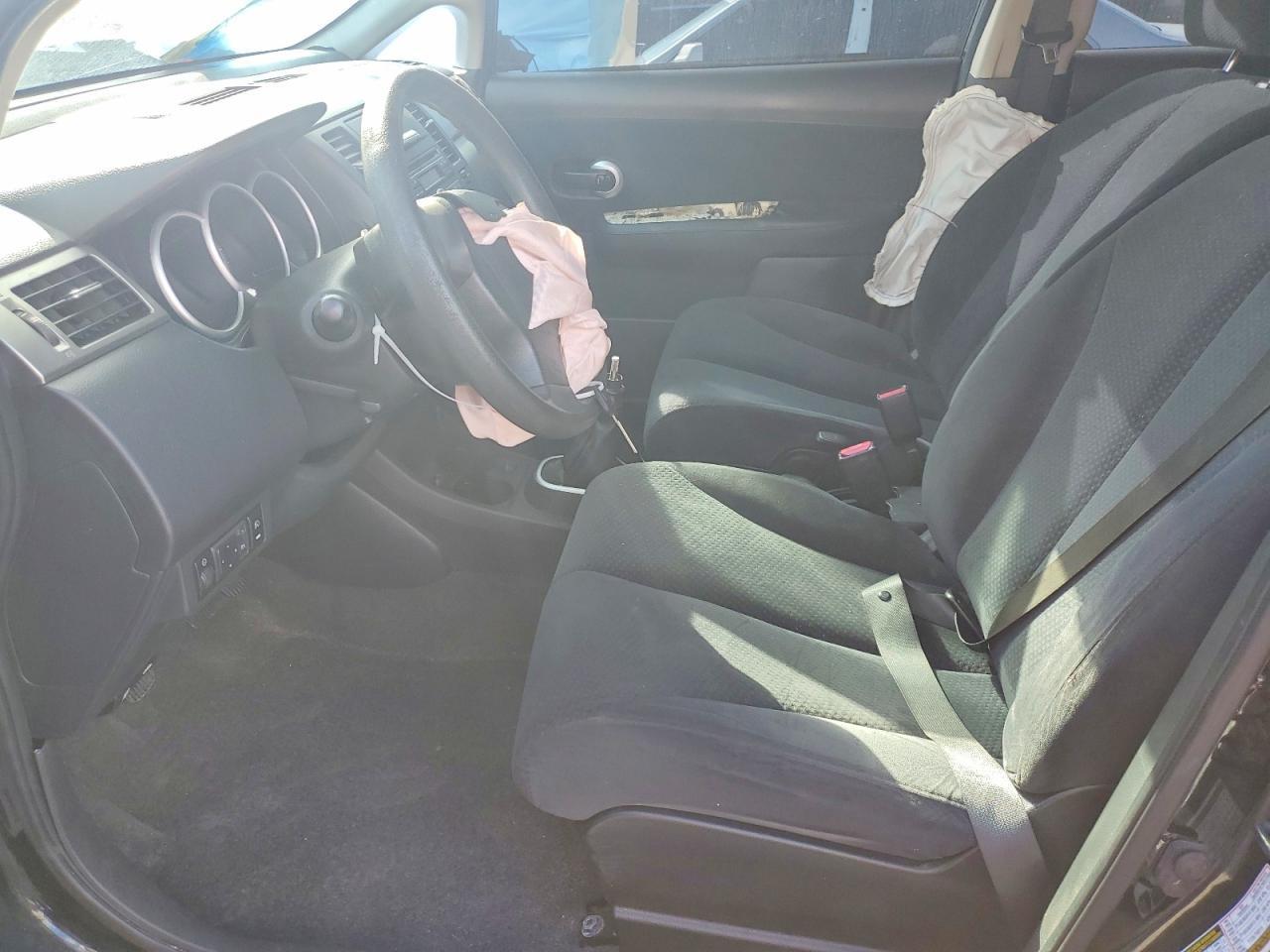 2010 Nissan Versa s