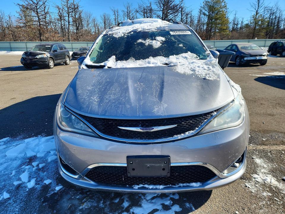 2020 Chrysler Pacifica Touring l
