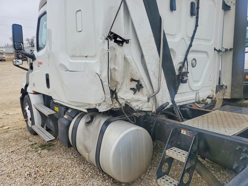 2020 Freigliner 2020 Freightliner Cascadia 1