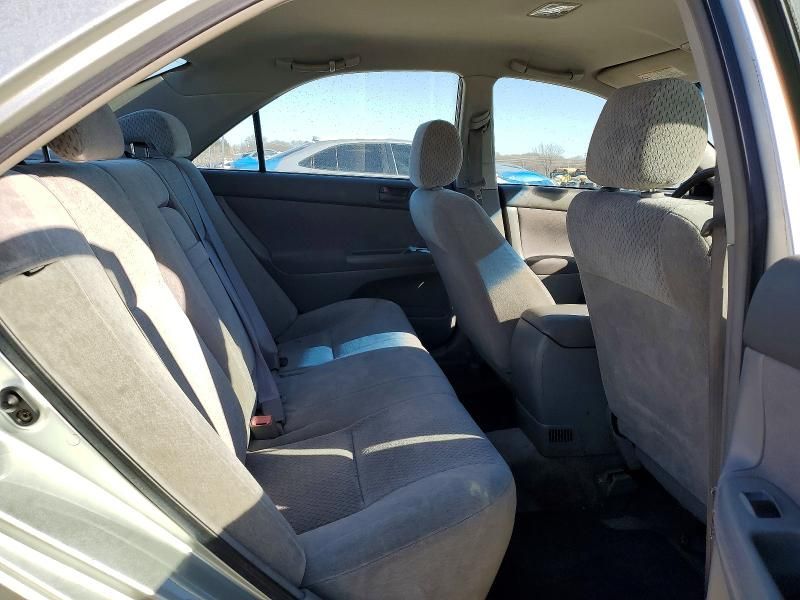 2003 Toyota Camry le