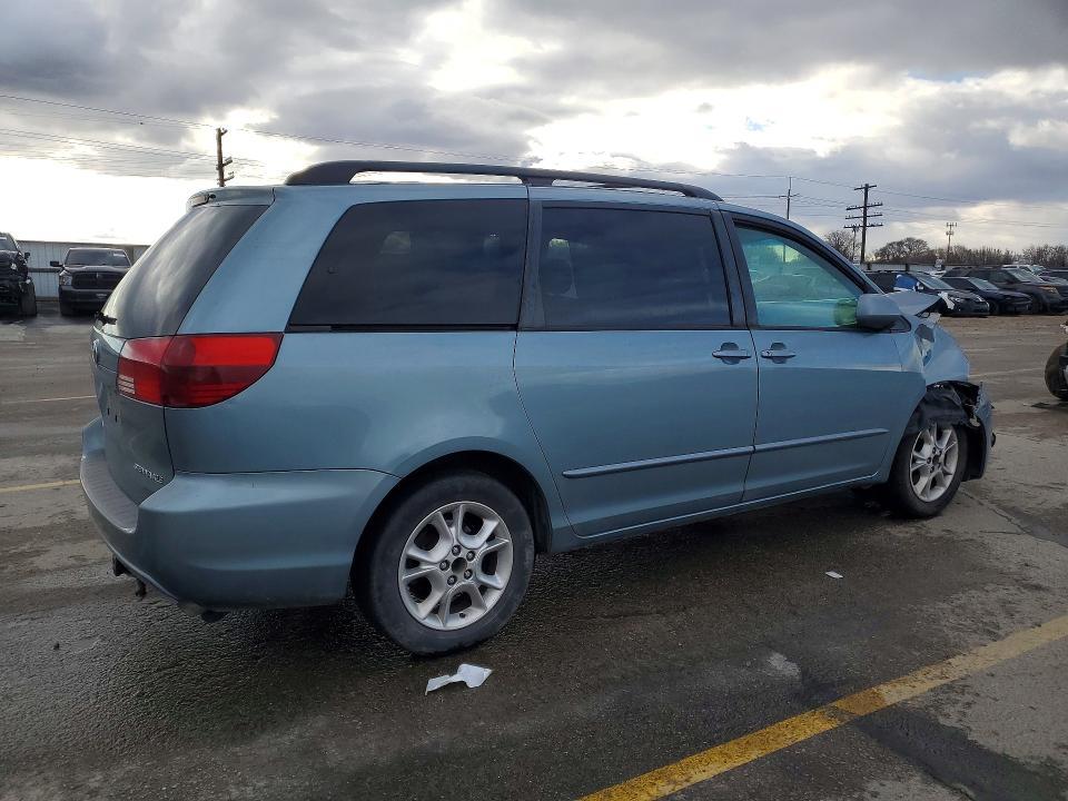 2004 Toyota Sienna xle 7 Passenger
