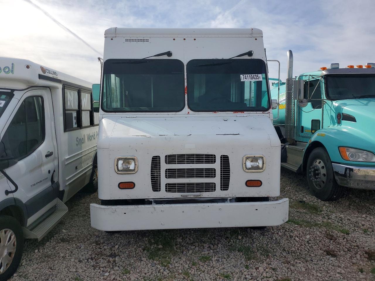 2015 Ford F59 Delivery Truck