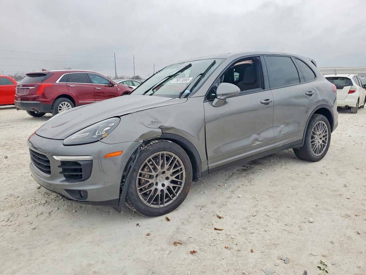 2016 Porsche Cayenne s