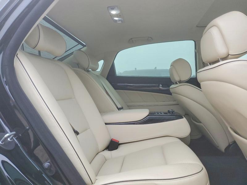 2014 Hyundai Equus Signature