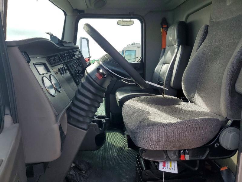 2013 Kenworth T370 BOX Truck