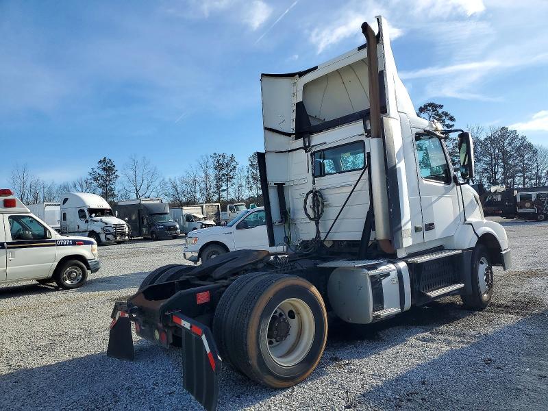 2017 Volvo Vnl Semi Truck