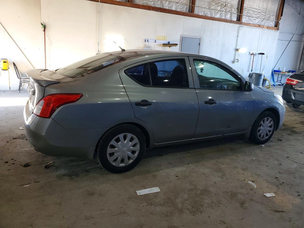 2014 Nissan Versa s