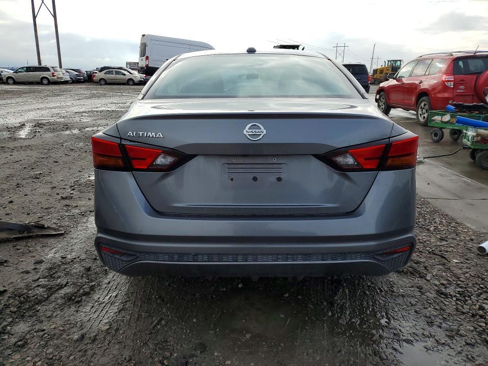 2019 Niss Altima s