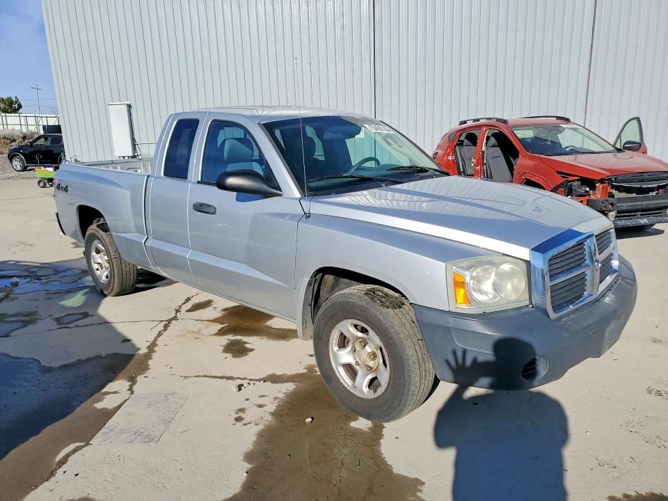 2005 Dodge Dakota st