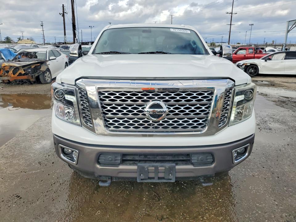 2016 Nissan Titan xd sl