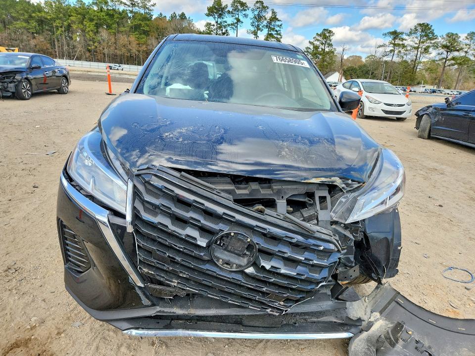 2023 Nissan Kicks s