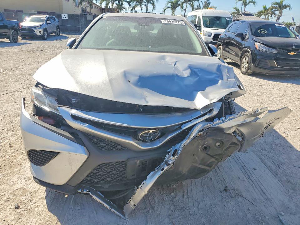 2018 Toyota Camry se