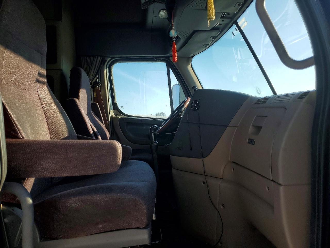 2016 Freigliner 2016 Freightliner Cascadia 125 Semi Truck