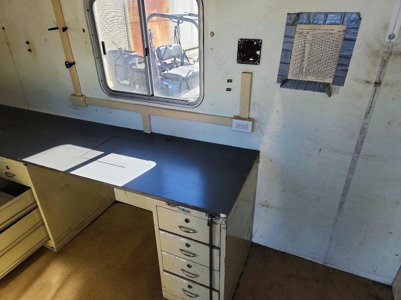 1998 Pelsue 1998 Featherlite Fiber Optic Splicing Trailer