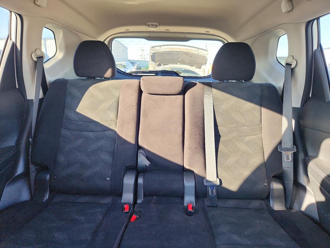 2015 Nissan Rogue sv