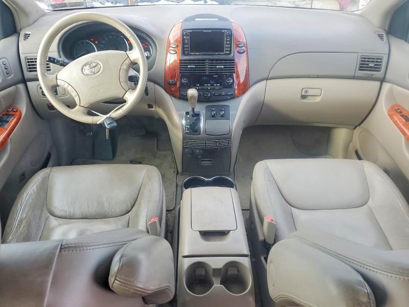 2006 Toyota Sienna xle 7 Passenger