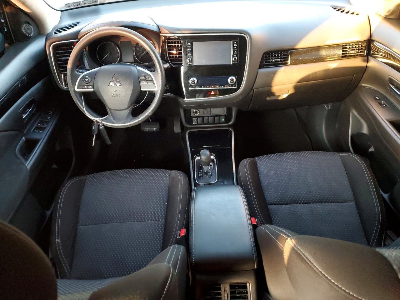 2020 Mitsubishi Outlander se