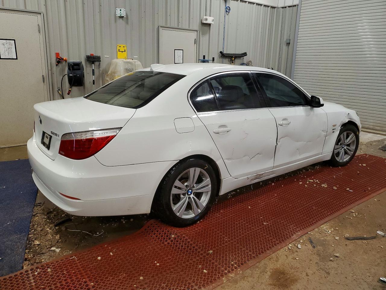 2010 BMW 528 xi