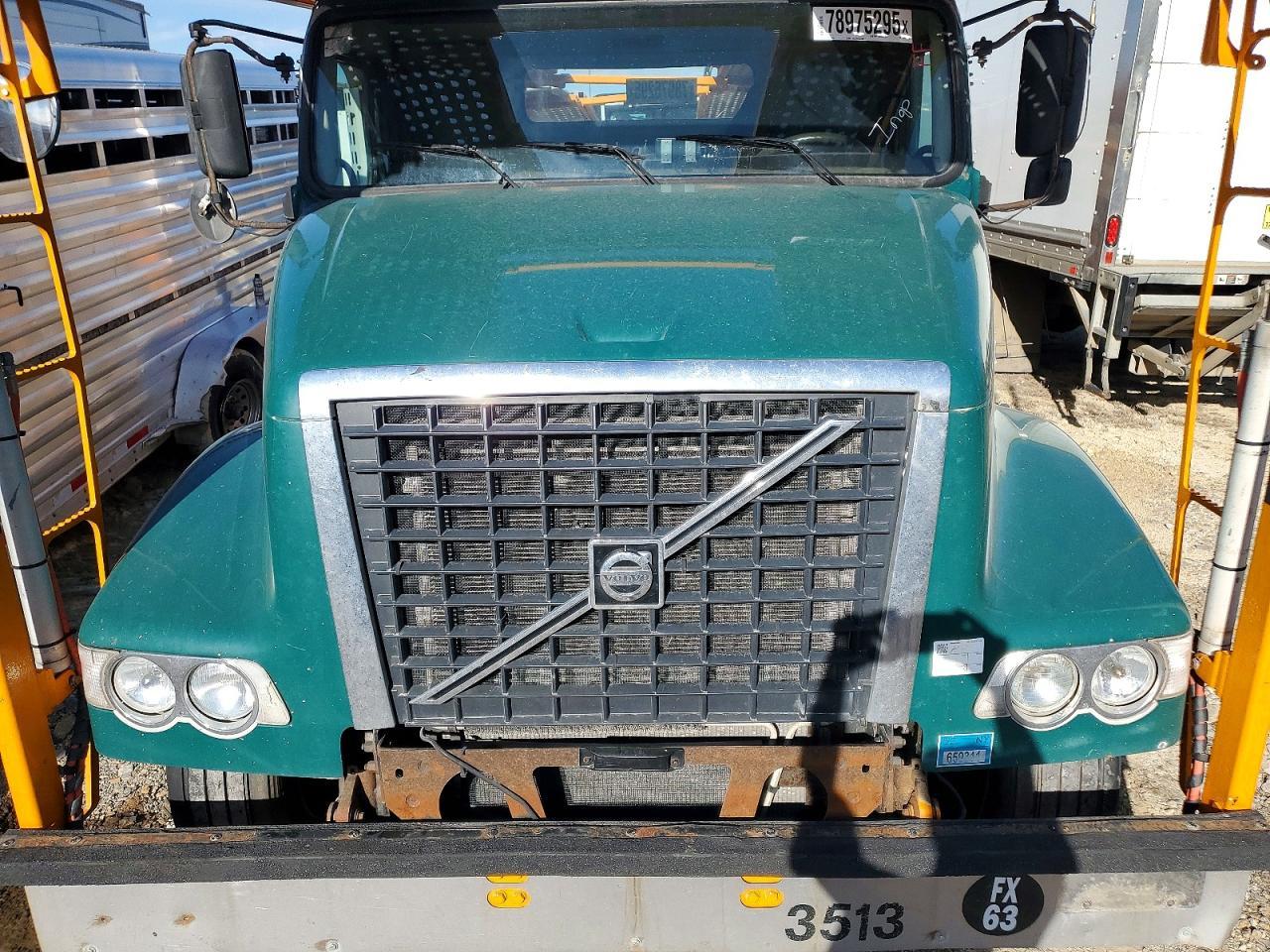 2012 Volvo VAH Car Hauler Truck