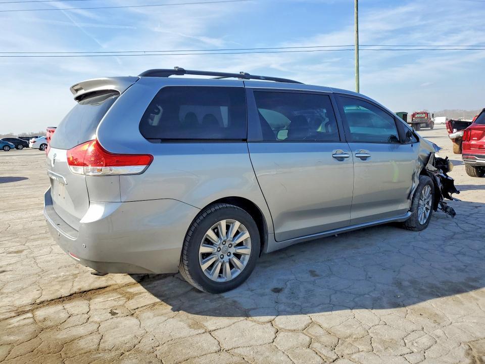2012 Toyota Sienna xle