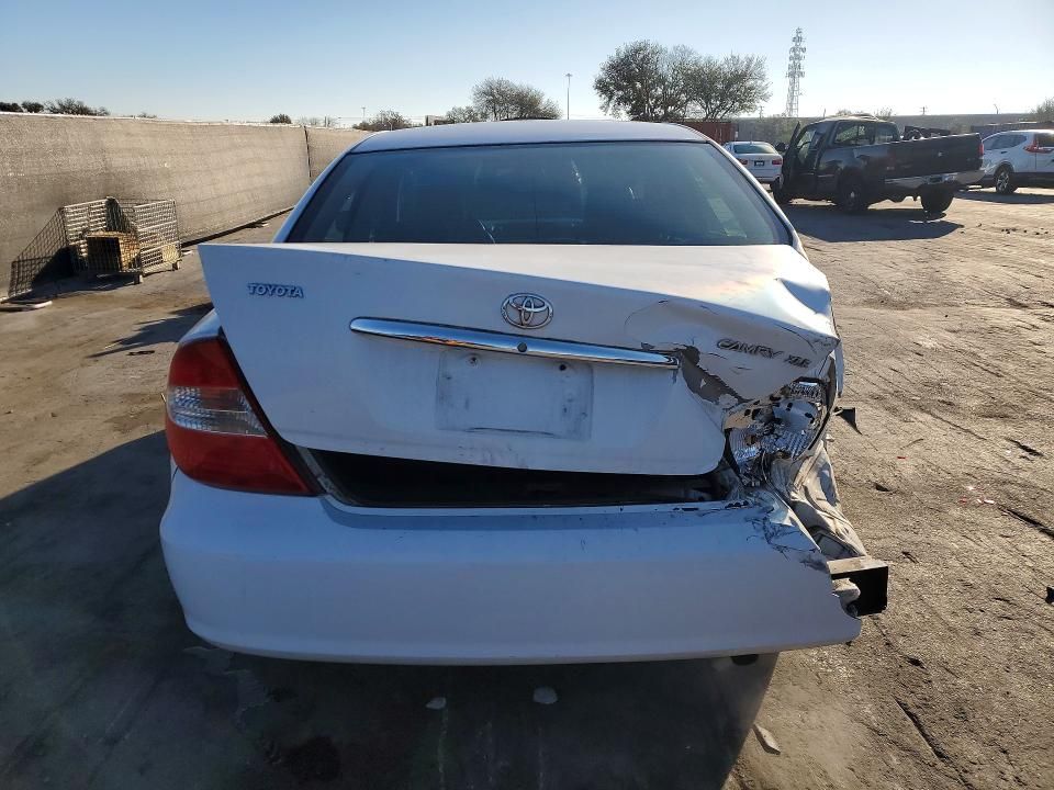 2004 Toyota Camry le